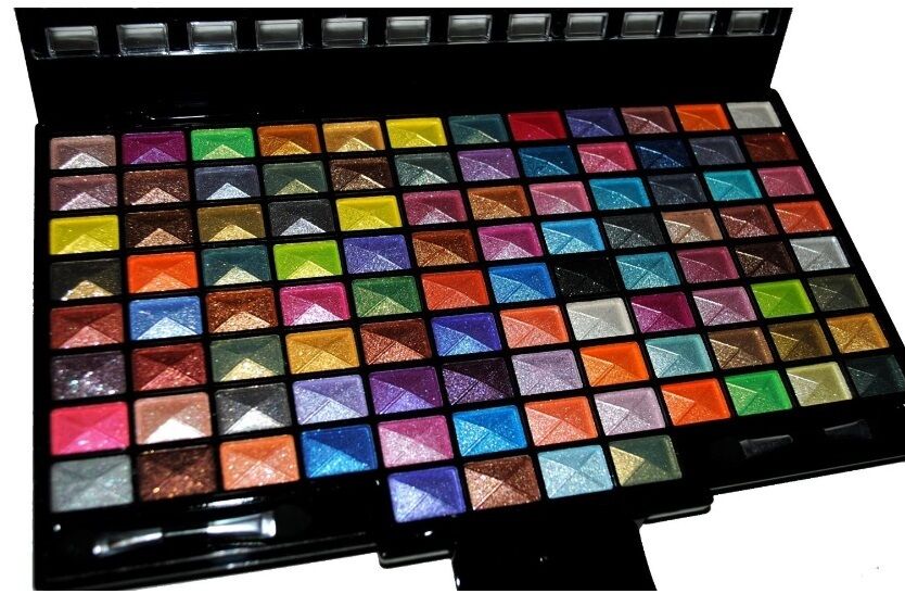 Elegant 100 Color Glitter Eyeshadow Makeup Palette Set
