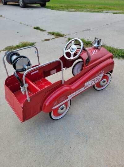 Glide Ride Pedal Car No 287 Fire Dept Fire Truck - Red - Excellent