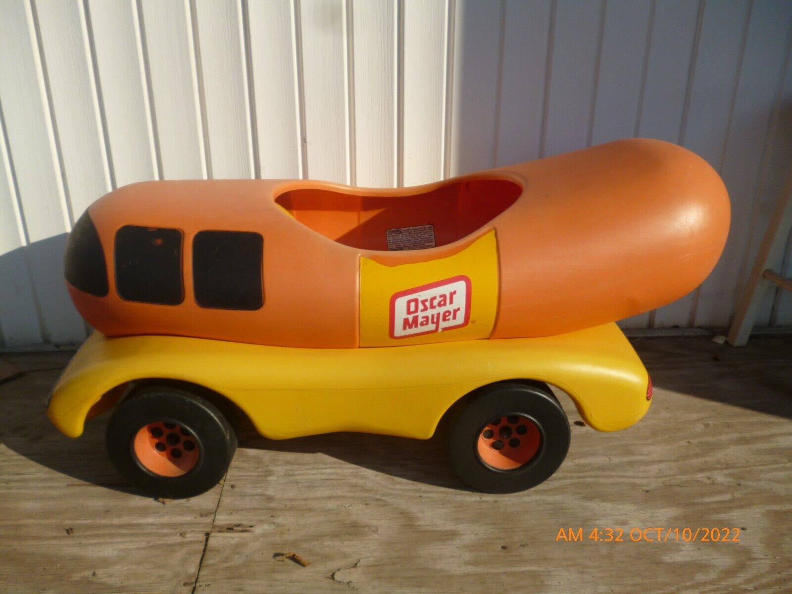Oscar Mayer Hot Dog Full Size Wienermobile Pedalcar. Pickup Only S.a.tx.